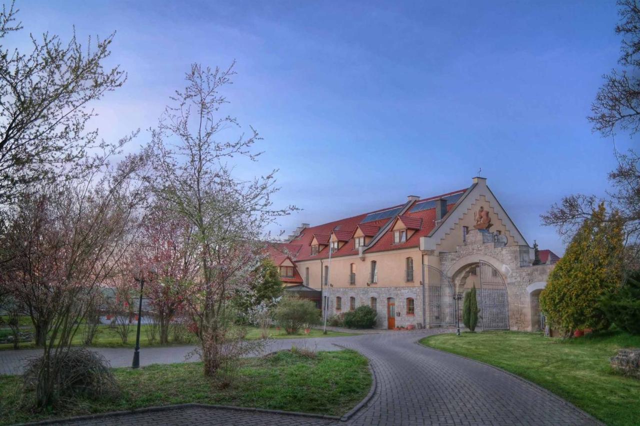 Hotel Und Restaurant Rittergut Kreipitzsch Naumburg  Eksteriør billede
